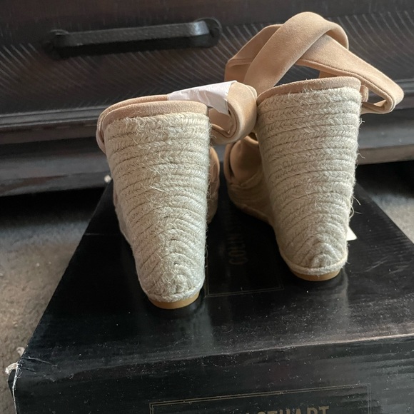 Colin Stuart espadrille natural suede ankle strap wedge💛 - Picture 3 of 4